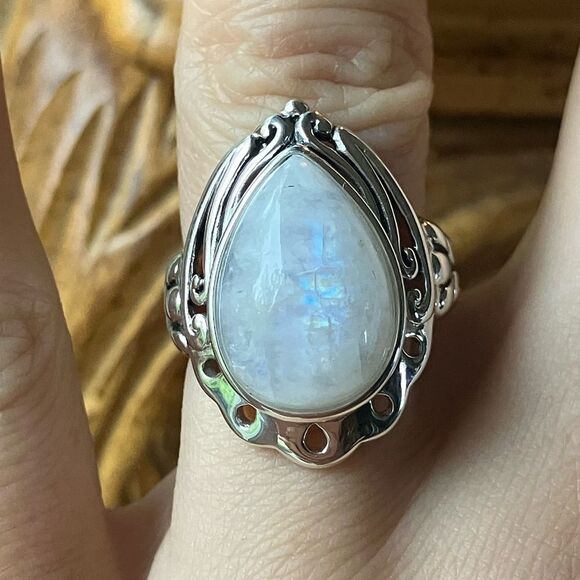 Natural Rainbow Moonstone Sterling Silver Cocktail Ring Size 7 - Picture 1 of 10